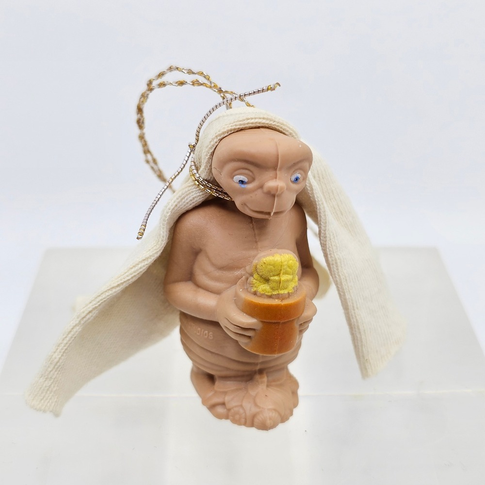 Vintage E.T. Extra-Terrestrial Ornament Universal Studios PVC Figure 2" 1982